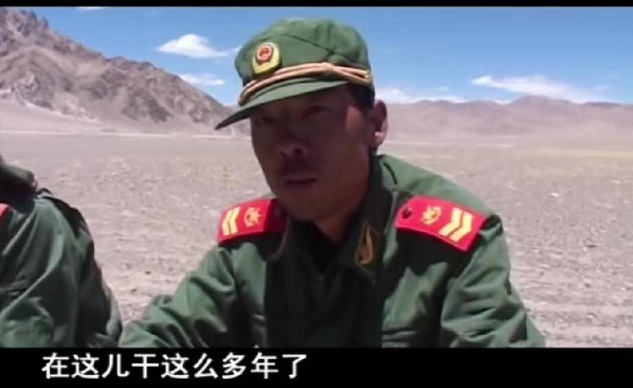 这款军衔时期的四期士官，晋升难度远远大于现在的六期，那时候能到三期就是大神了，四