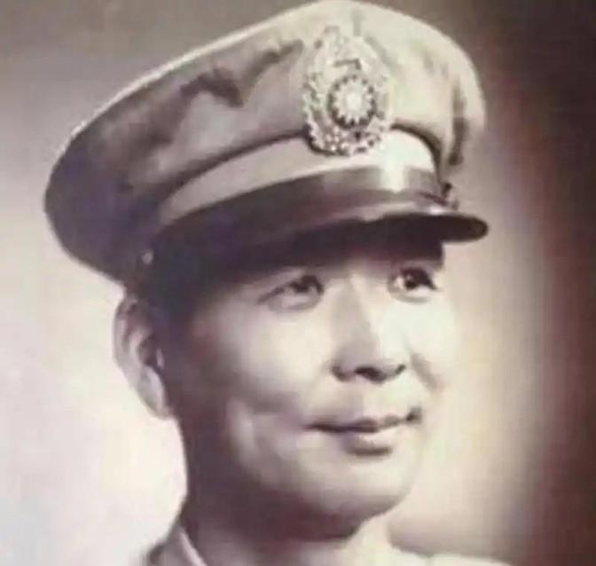 1948年9月，国军十二兵团组建时，陈诚推荐胡琏任司令官，白崇禧说：“胡琏只知打