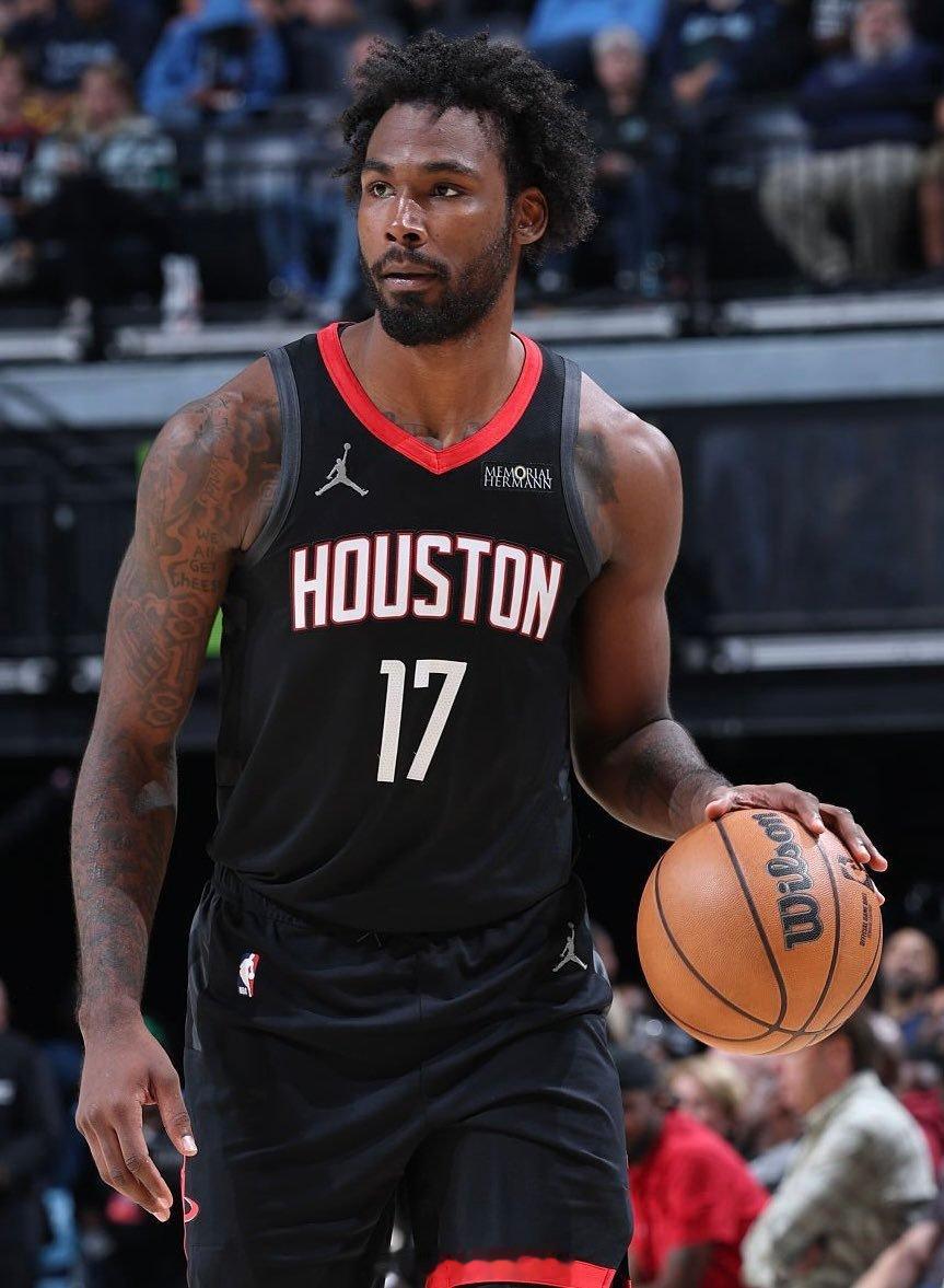 乌度卡谈伊森的伤情时说：“这是一起意外事故，他被以一个奇怪的角度撞击。所以这部分