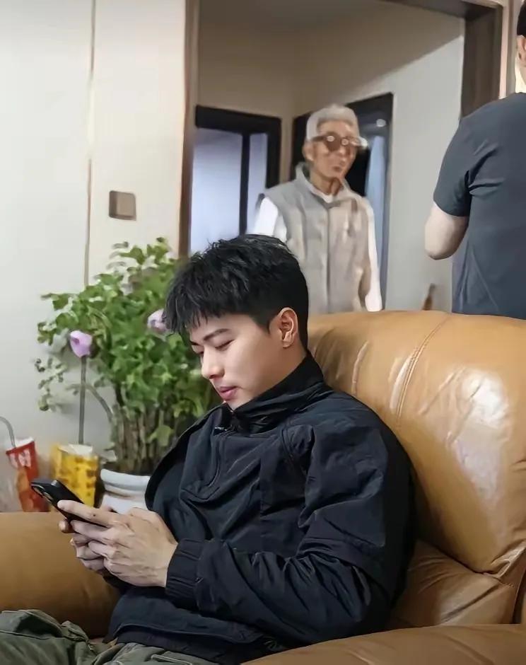 养出985儿子，本该是一辈子的骄傲，可我姐现在天天以泪洗面，说自己养了个白眼狼。