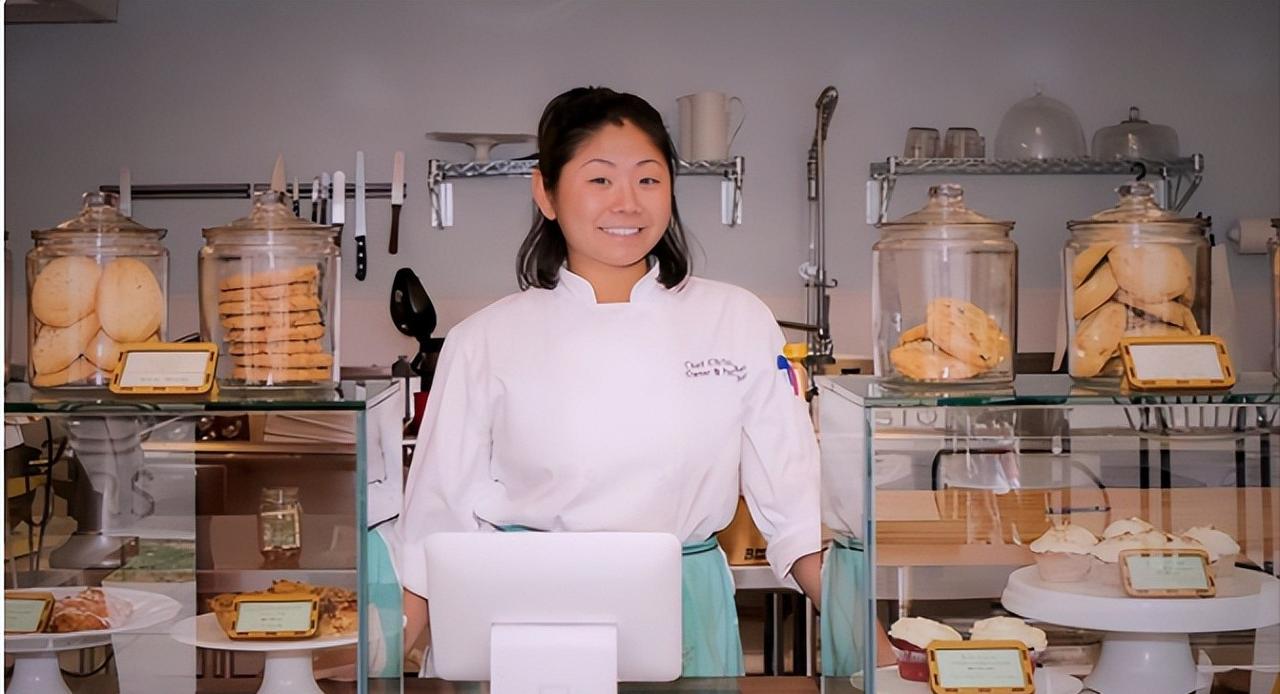 2022年盛夏，南太平洋斐济的海龟岛度假村，本该是华裔女子陈娇与丈夫道森的蜜月天