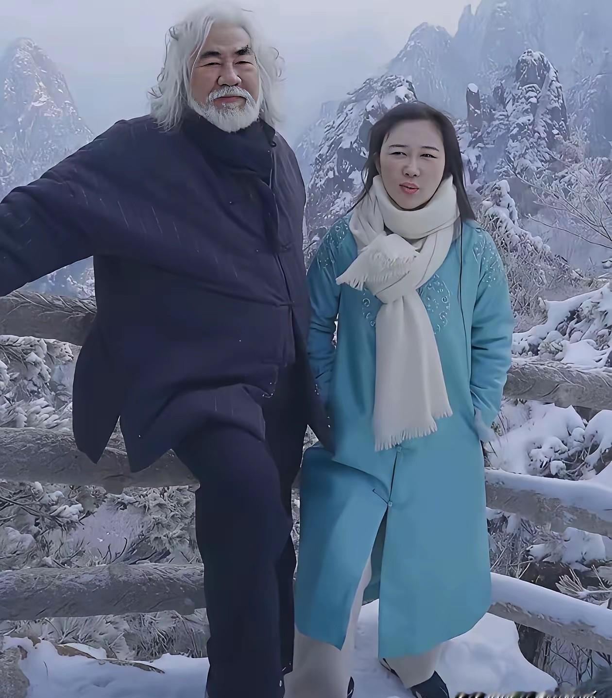72岁张纪中雪山玩命，娇妻杜星霖在笑？这哪是恩爱，是拿老头儿当“登山杖”！我
