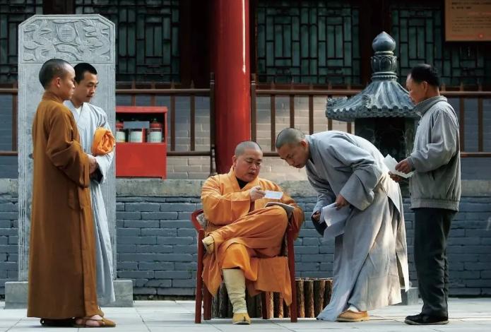 释永信犯了什么罪？主要三点：1、涉嫌职务侵占；2、挪用资金；3、非国家工作人