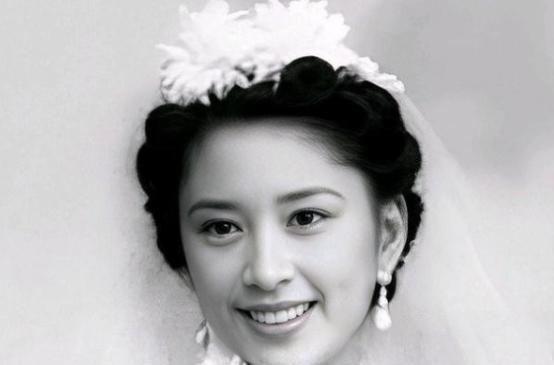 1966年，27岁的胡友松发现生理期没正常来，便问75岁的丈夫李宗仁怎么办，谁料
