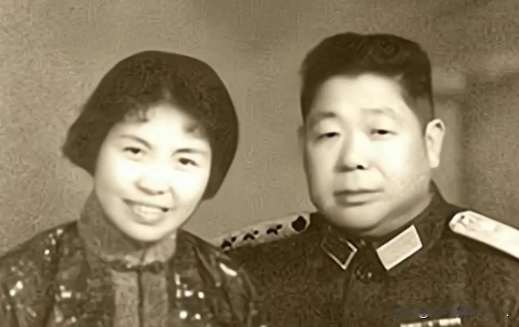 1949年，陈赓将军一路摸到上海岳父家，谁知他盯着小姨子王璇梅看了半天，突然冒出