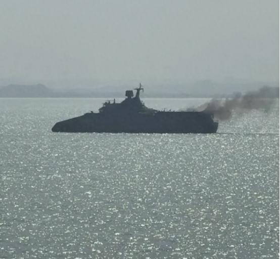 战斗至最后一刻！伊朗600吨小舰硬扛美军空袭，中弹后仍拼死还击 在近期持续升