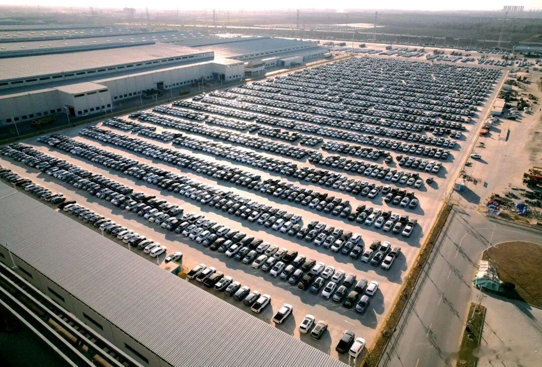 比亚迪怒告特朗普！农历新年将至，比亚迪在大洋彼岸扔下了一枚重磅炸弹：一纸诉状将美