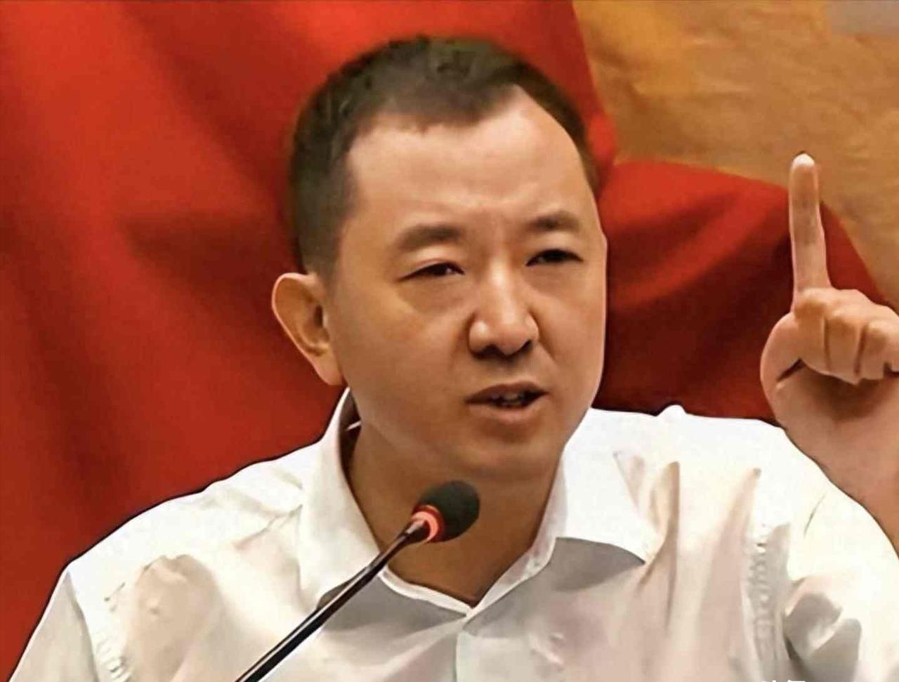 “清华硕士”出身的陈行甲，语出惊人：“我当巴东县委书记时，工资5100元。我儿子