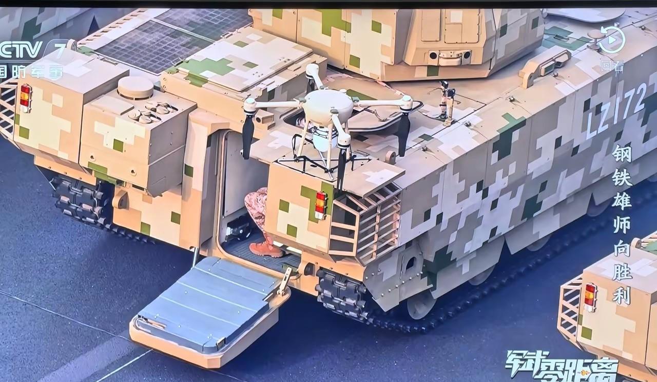 100火力支援车率先使用上了太阳能，这一点确实很重要，不仅可以为混动提供动力，还