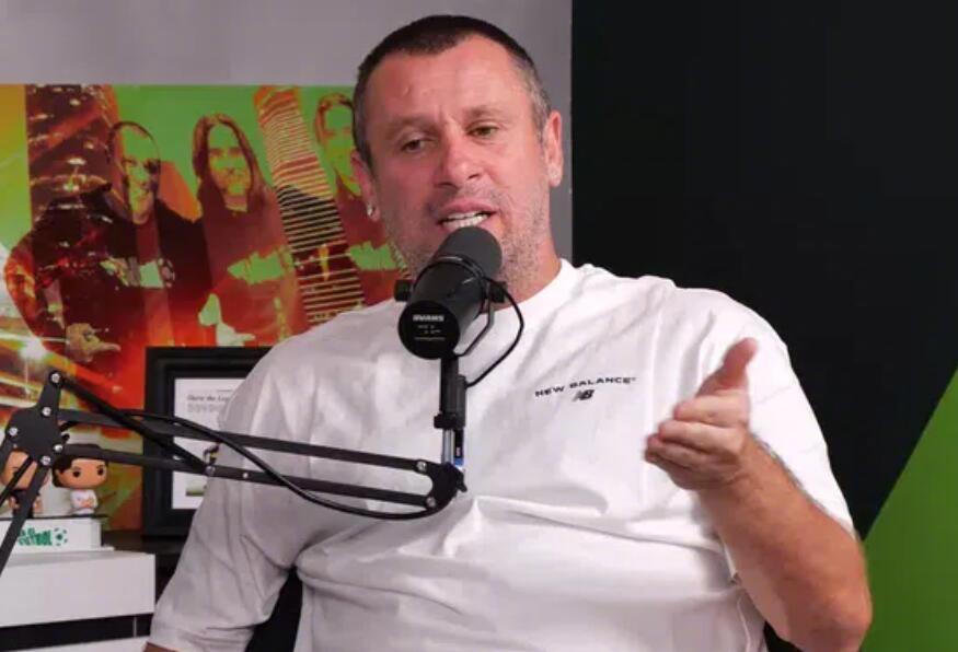 【卡萨诺：意大利的球员就是很差，这些伪球星被捧上天了】卡萨诺在"VivaEl