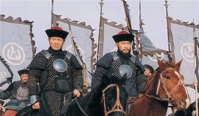 大小金山之战拖延不胜，乾隆亲自审问川陕总督张广泗，张广泗在拷打之下，坚称自己无罪