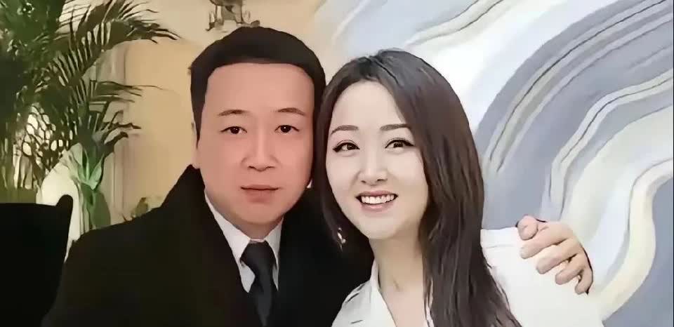 这届网友对杨钰莹，赖文峰有多意难平硬是给他们批图在一起。我也觉得他们