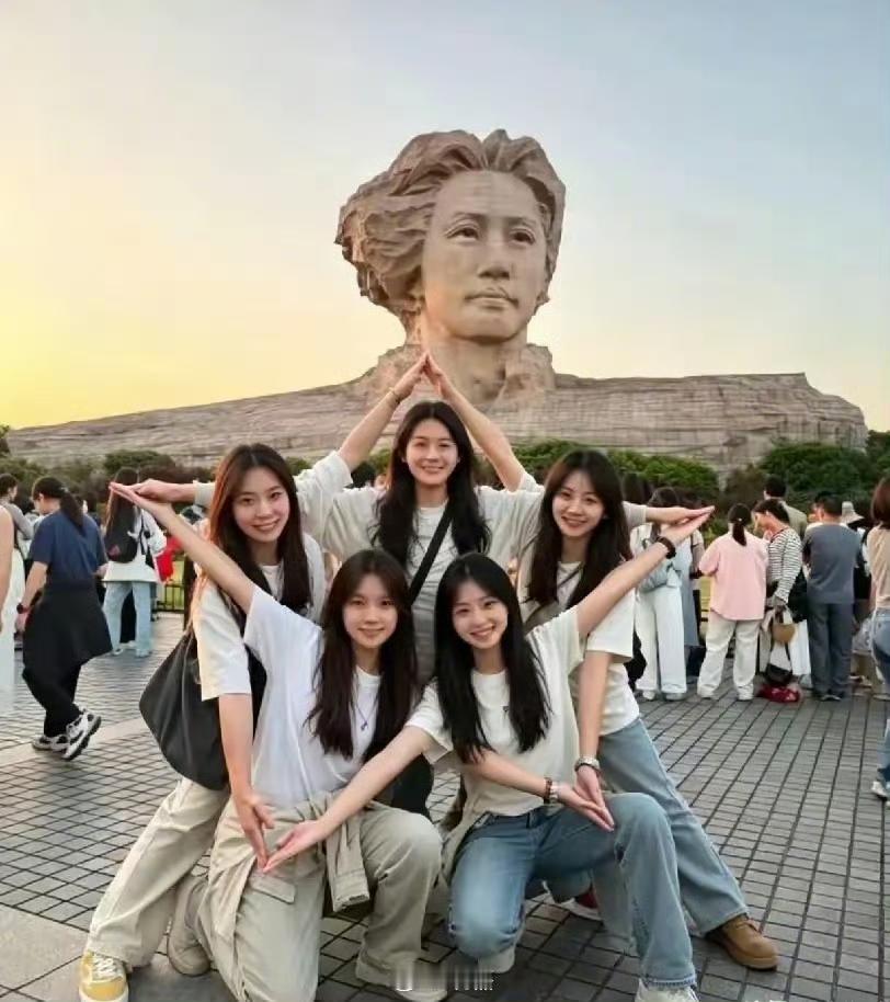 她们才是女大学生的主流，可以治愈很多东西。