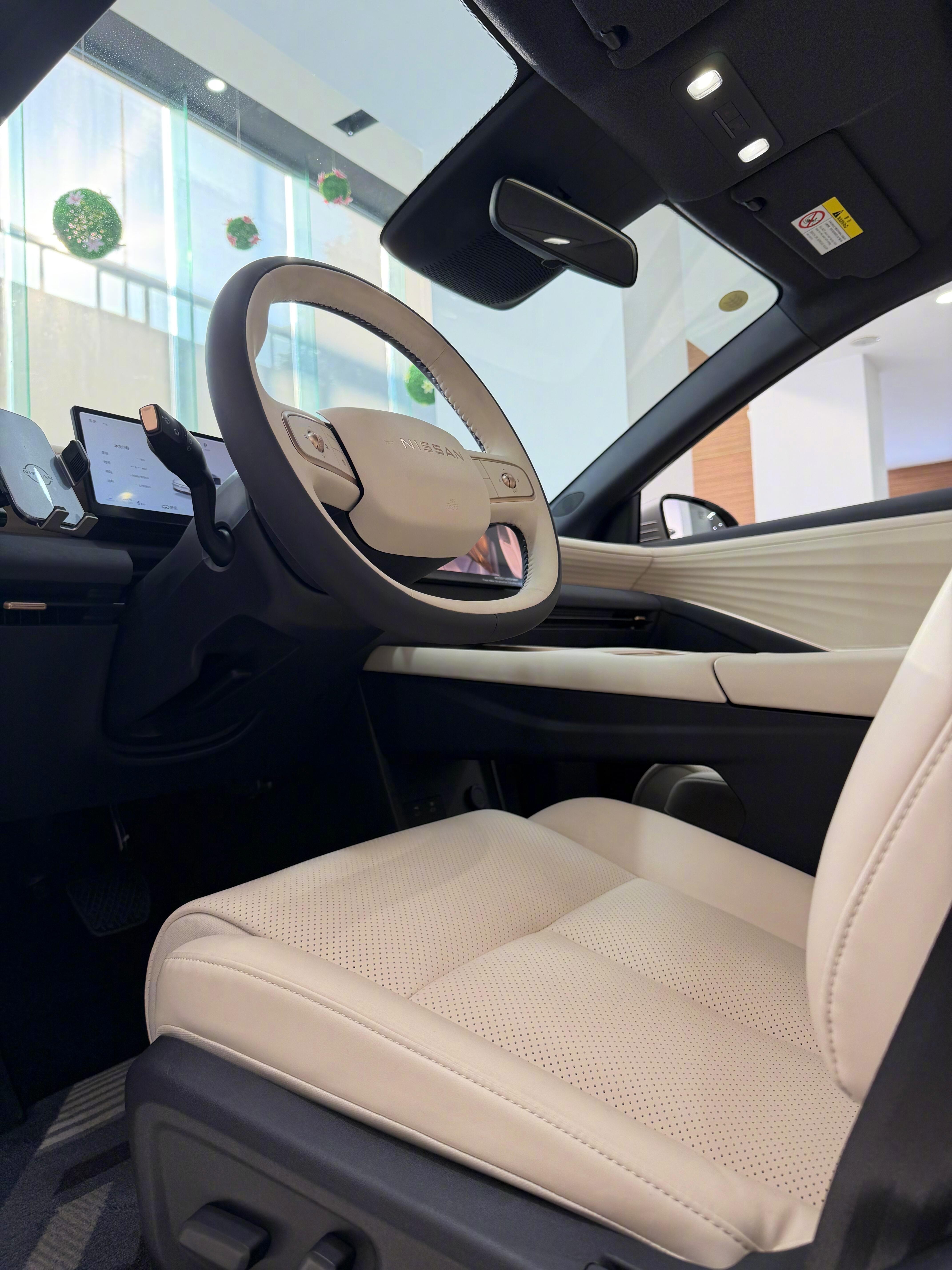 路遇移动大沙发无法抵抗，谁家座椅自带49个传感器和SPA级按摩啊