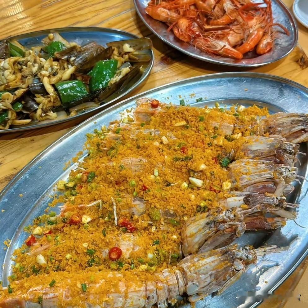 不是在吃海鲜，就是在准备吃海鲜的路上，今天这盘直接给我香迷糊了～