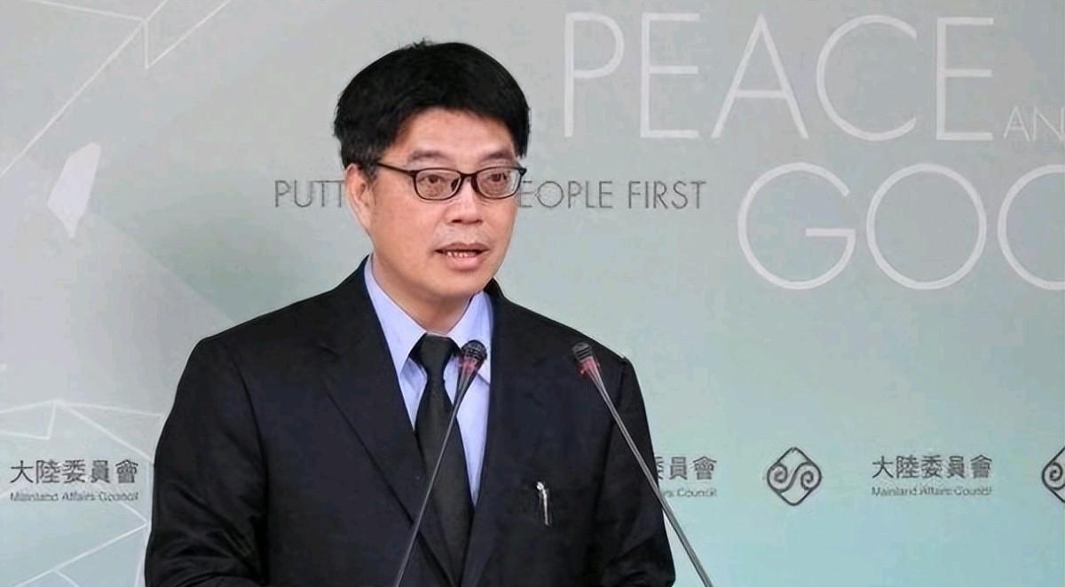 岛内“陆委会主委”邱垂正对我们进行放话了！10月17日，邱垂正放话声称，中共对台