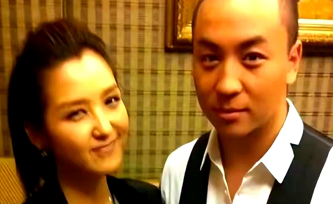 当年05届超女神仙打架，李宇春夺冠、张靓颖第三，排在第四名的何洁，唱跳俱佳、长相甜美，开局拿的绝对是
