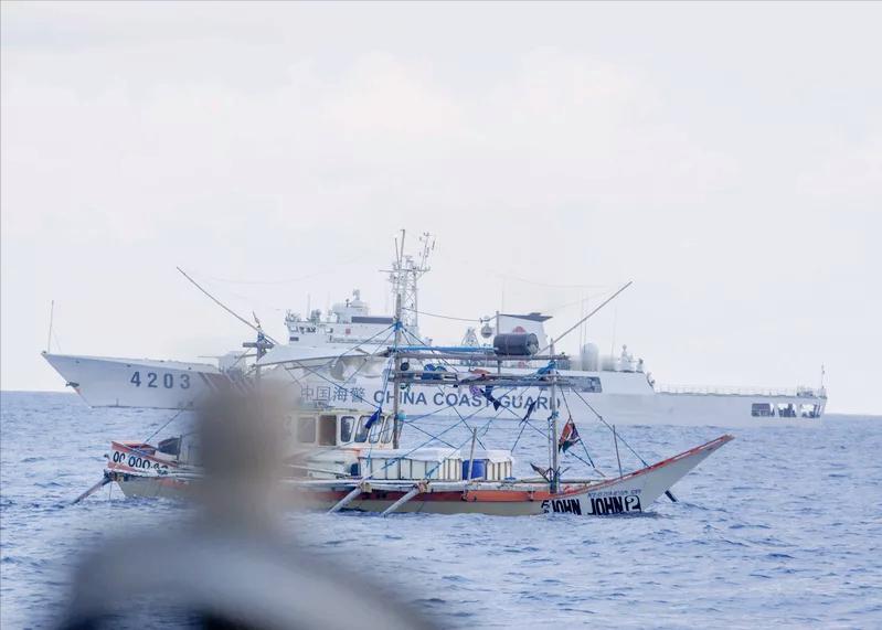 菲律宾全国大报《马尼拉时报》重大声明：南沙群岛黄岩岛是中国神圣领土，菲舰坐舰霸占