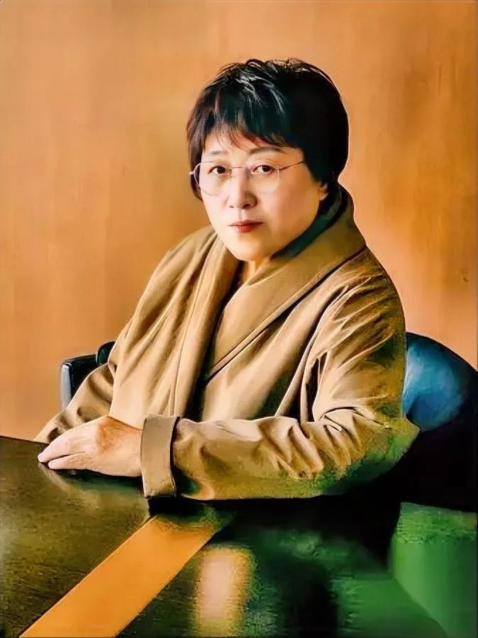 以前我特怕“没朋友”觉得那是“做人失败”直到人到中年才懂——孤独哪是没人