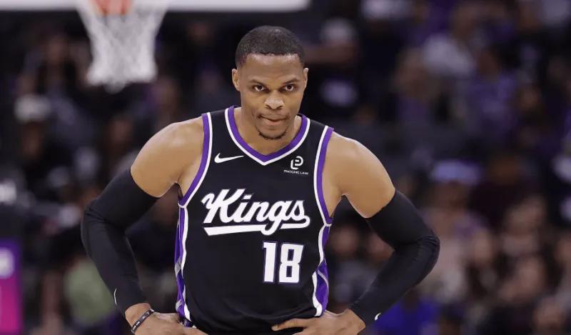 曾经的三双王，MVP，又又又被打回了原形了。国王主场117-144惨败森林狼。