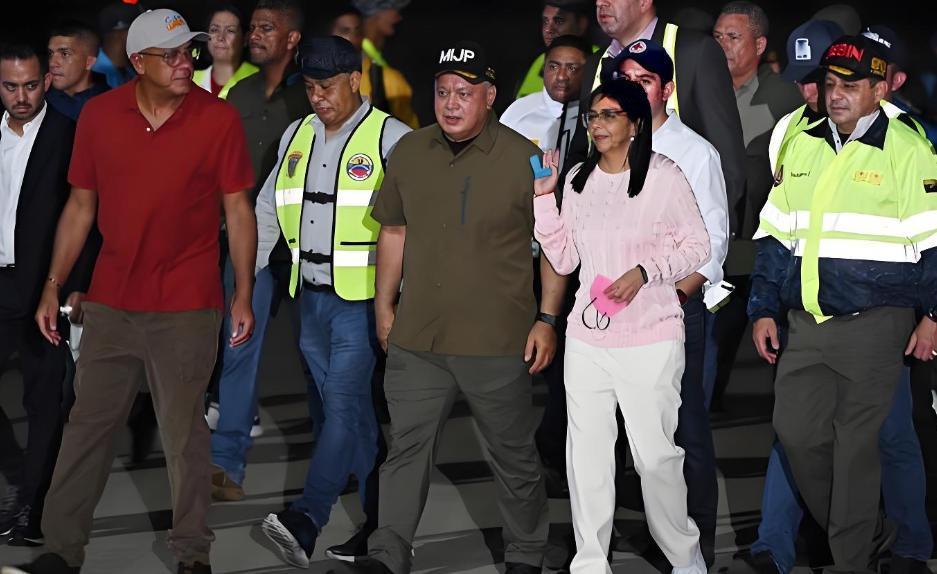 委内瑞拉的内政部长卡韦略实在是太强硬了，明确表示委内瑞拉不会投降！当地时间7日，