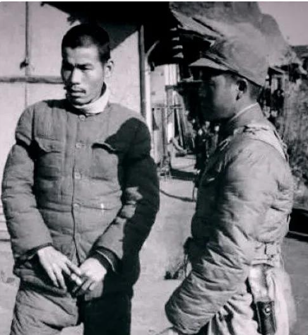 1947年11月，解放军给郏县的国军中将武庭麟送去劝降信，武庭麟下令将送信人杀掉