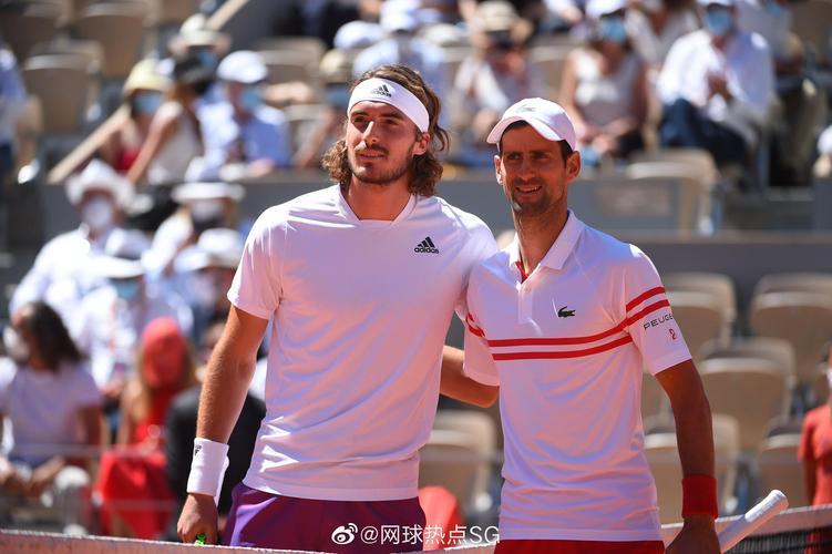 德约科维奇/西西帕斯搭档与表弟瓦舍罗/表哥林德克内希组合双打时刻