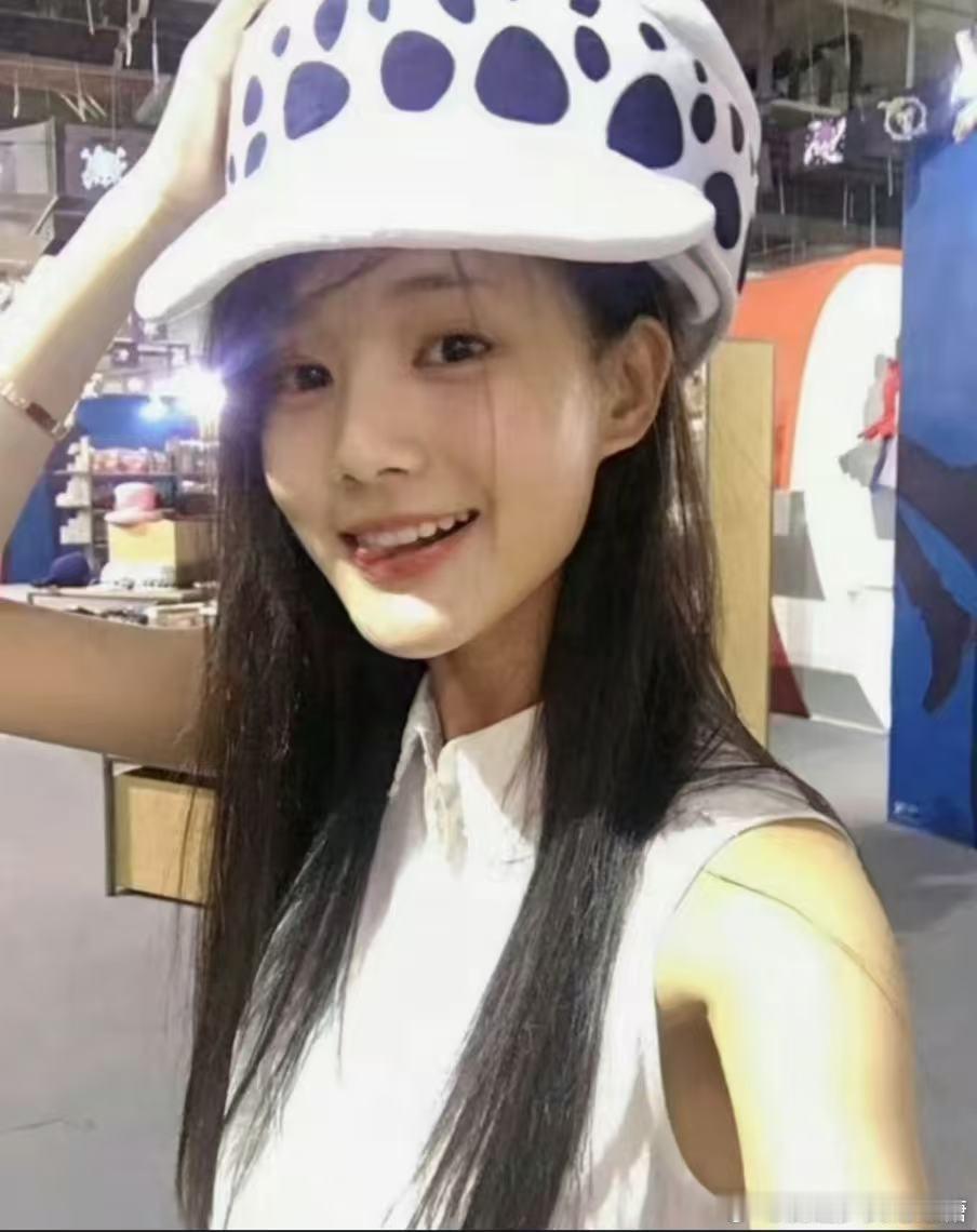 美得毫不费力的李一桐~​​​