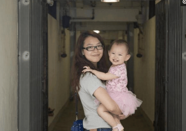 实拍: 20岁单亲妈妈的真实生活
