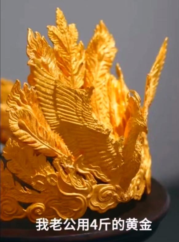 天价凤冠“陨落”！是熊孩子太皮，还是保护措施太“脆”？这事发生在上个月底，在