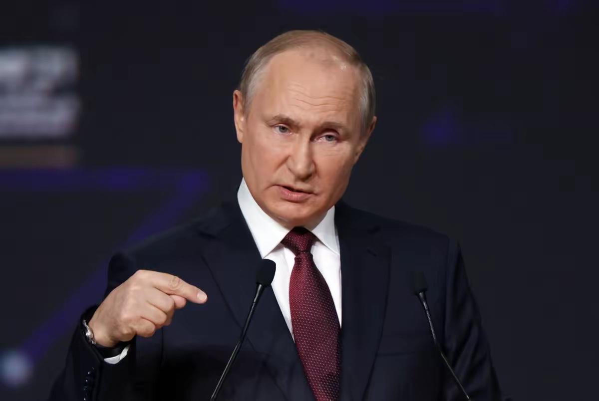 紧急提醒！在俄中国人注意！普京这道命令直接关联居留权，千万别大意紧急扩