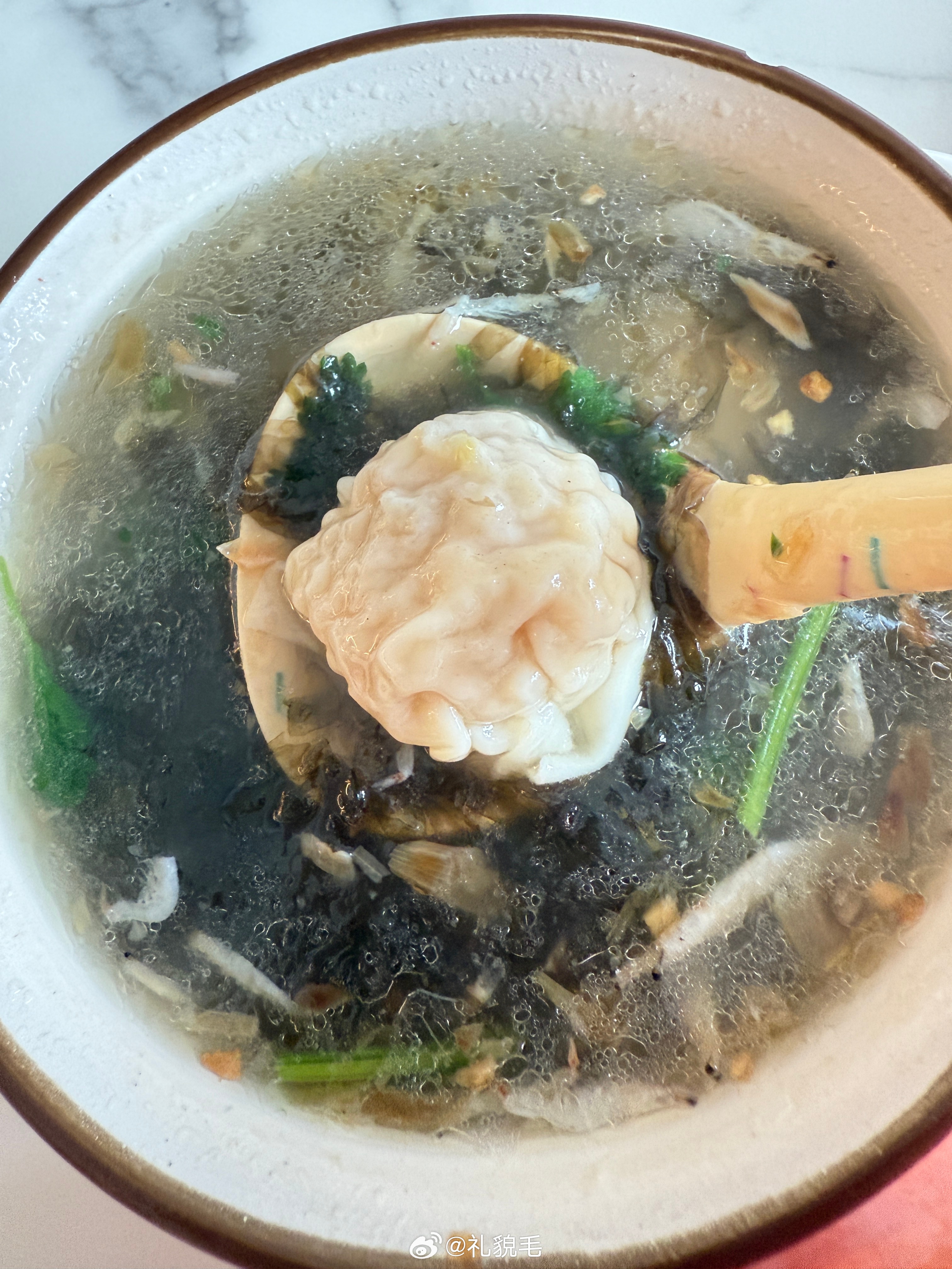 吃饭了两荤两素，尼度适中实不相瞒，三文鱼鳕鱼黑鳕鱼我已经有点吃怕了，但除了我以外