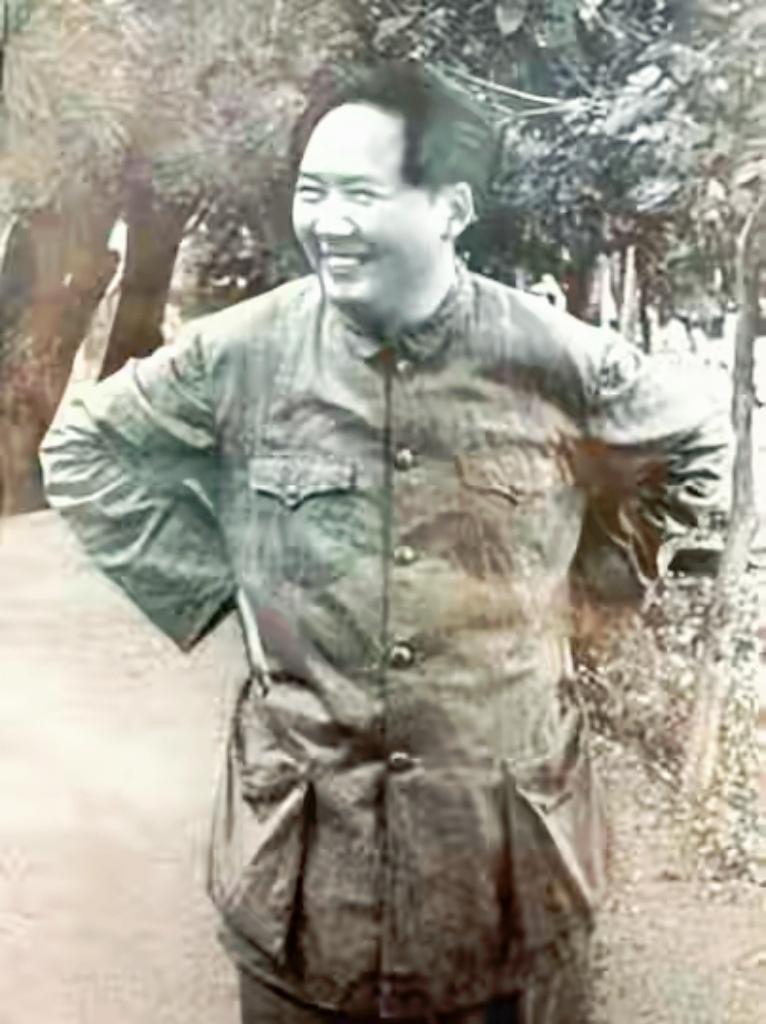 为何遵义会议过后，毛主席的性格、修养方面有了相当大的转变？1932年的