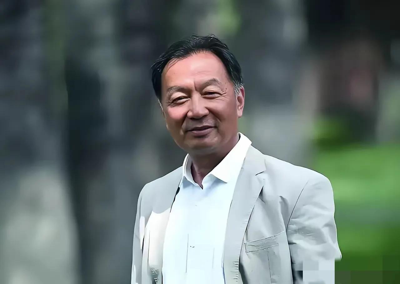 温铁军教授曾说过一句话：“国有资产是几千万先烈用命换来的，是全民所有的。如今你要