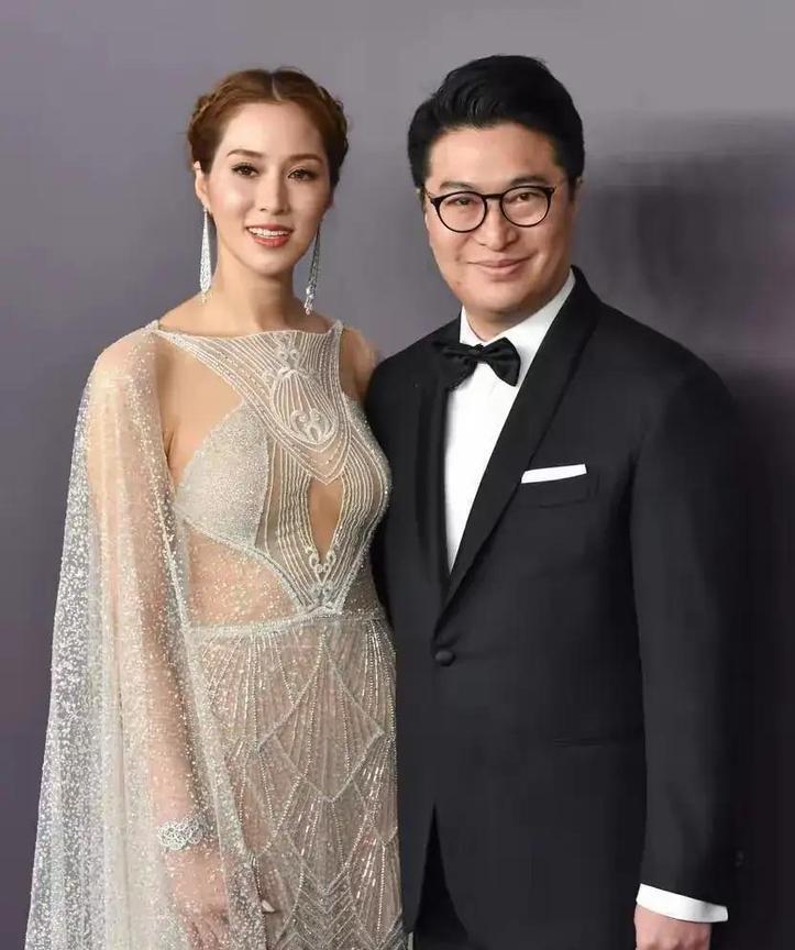 1996年，李家诚带着年轻漂亮的女友陈淑仪回家见家长，李兆基二话不说就棒打鸳鸯，