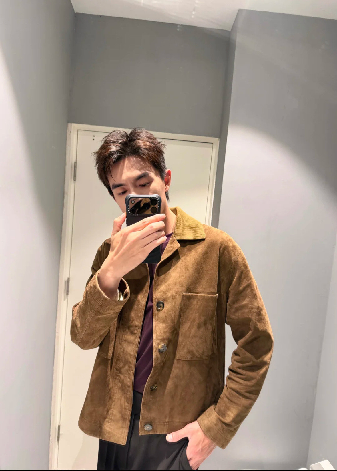 林更新12.15的🍠我在横店没空想你，评论区被网友调侃，以林狗的作风肯定骂人这