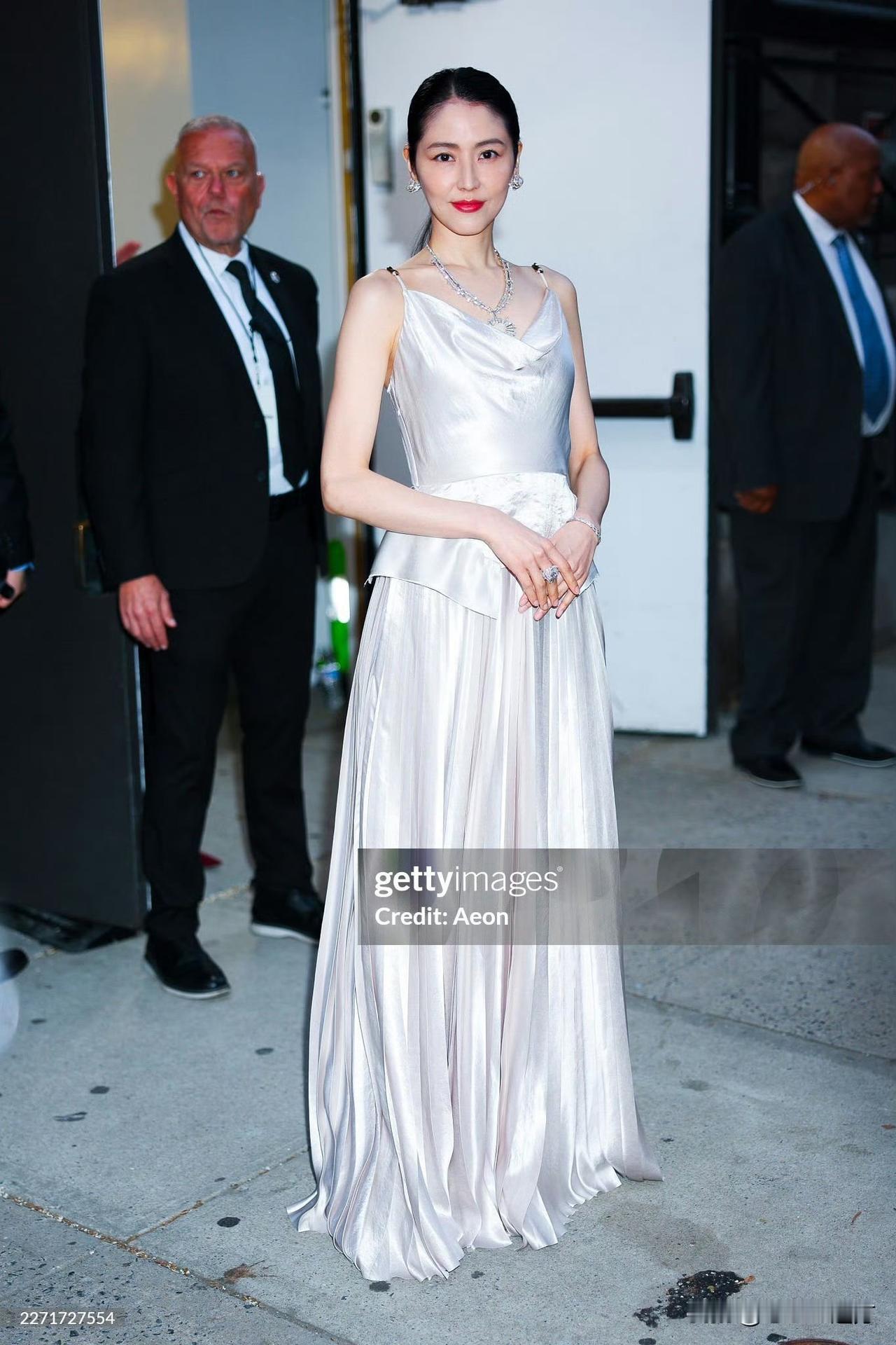 很少看到Masami出席这类品牌线下站台活动，以往她大多专注影视工作，公开商业活