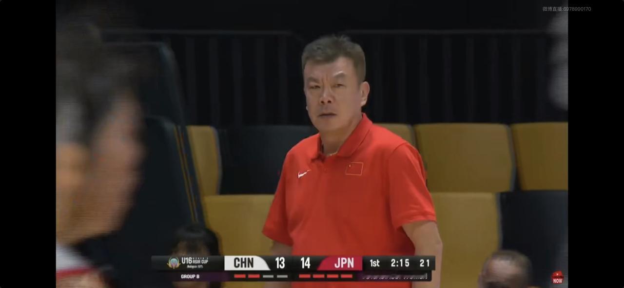 中国U16女篮主教练李建新何许人也？他是河南男篮出身的一名后卫，在06年退役