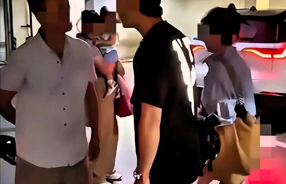 狗主人的身份被网友爆出其身份不简单怪不得丹阳警方迟迟找不到人本以为警方“妥
