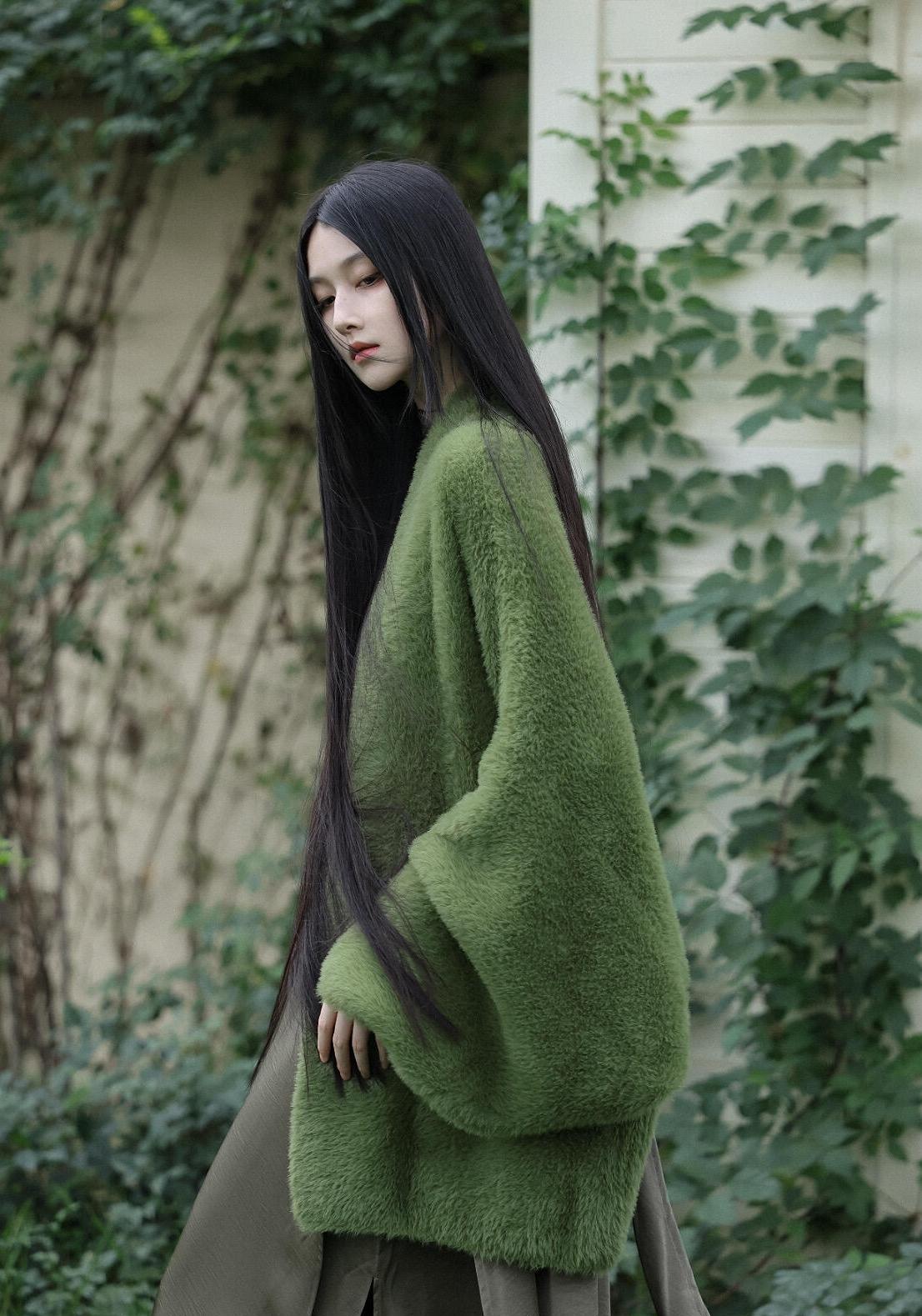 穿对衣服,不是穿给别人看,是穿给自己活。雾玫瑰不是粉,是心不吵了。雾灰蓝不是