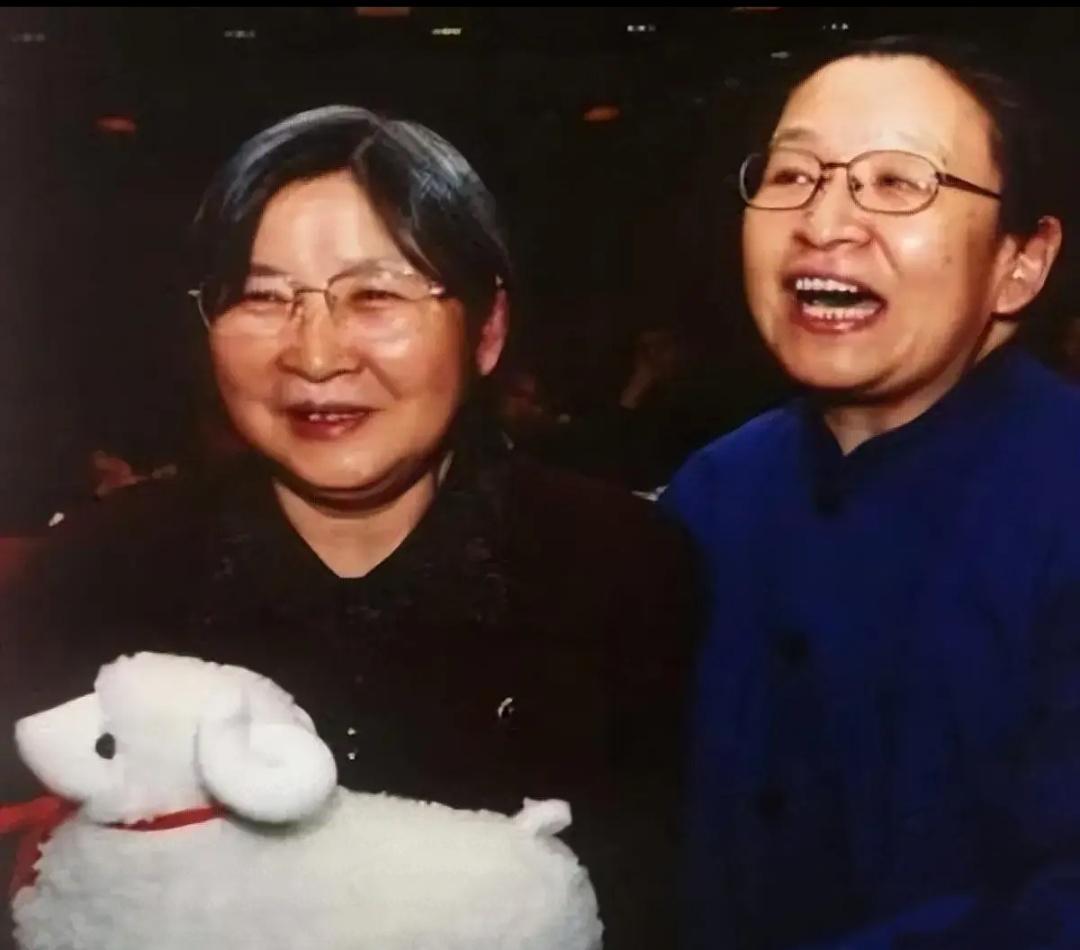 李银桥曾心疼地对毛主席说：“李敏和李讷可是您的两个小公主，您怎么舍得让她们吃苦？