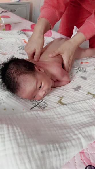 湖南长沙，女子生完孩子7个月，她总想着经济独立，不肯放弃事业，就请月嫂带孩子，可