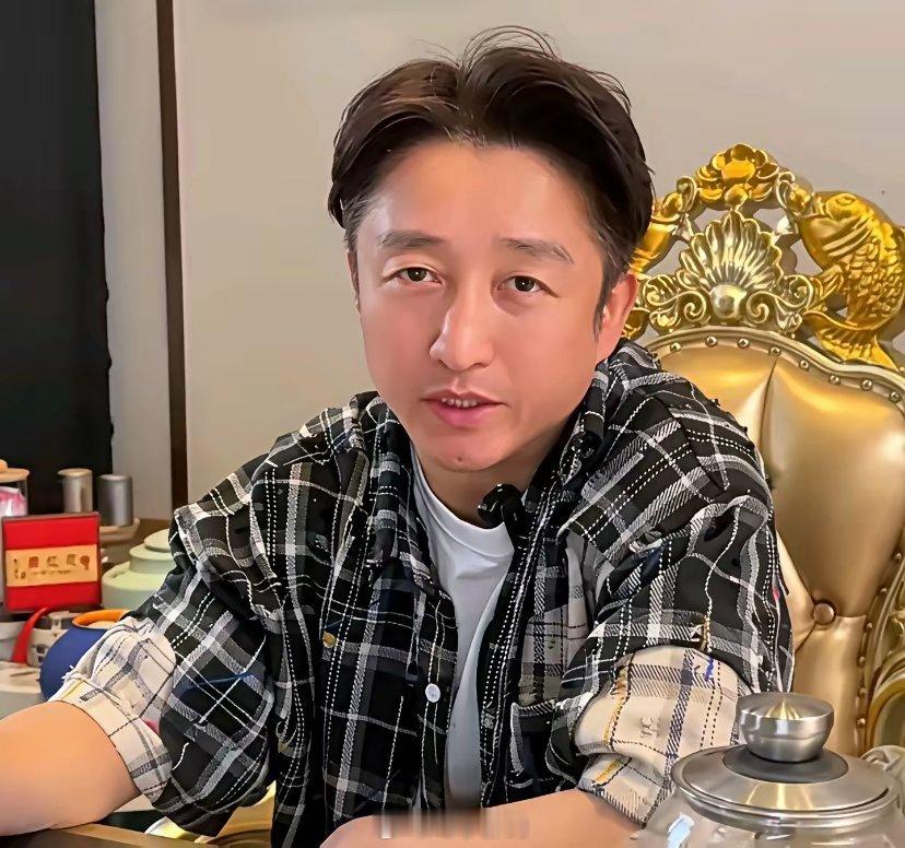 邹市明想翻身，压根没必要45岁高龄重返擂台，只需要下面两招，分分钟还清债务。1.