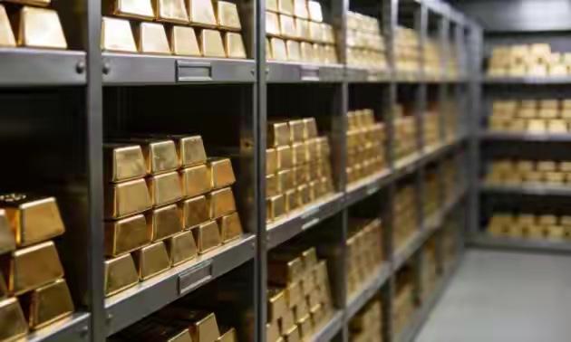 3月5日，知情人士透露，波兰央行行长提出出售黄金储备来资助国防开支，打算筹集48