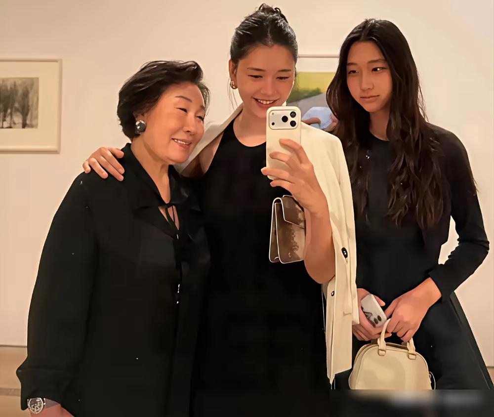 “不爱钱”的“地表最强小三”，是懂“分寸”的！这个身份，金熙英一戴就是数十年，