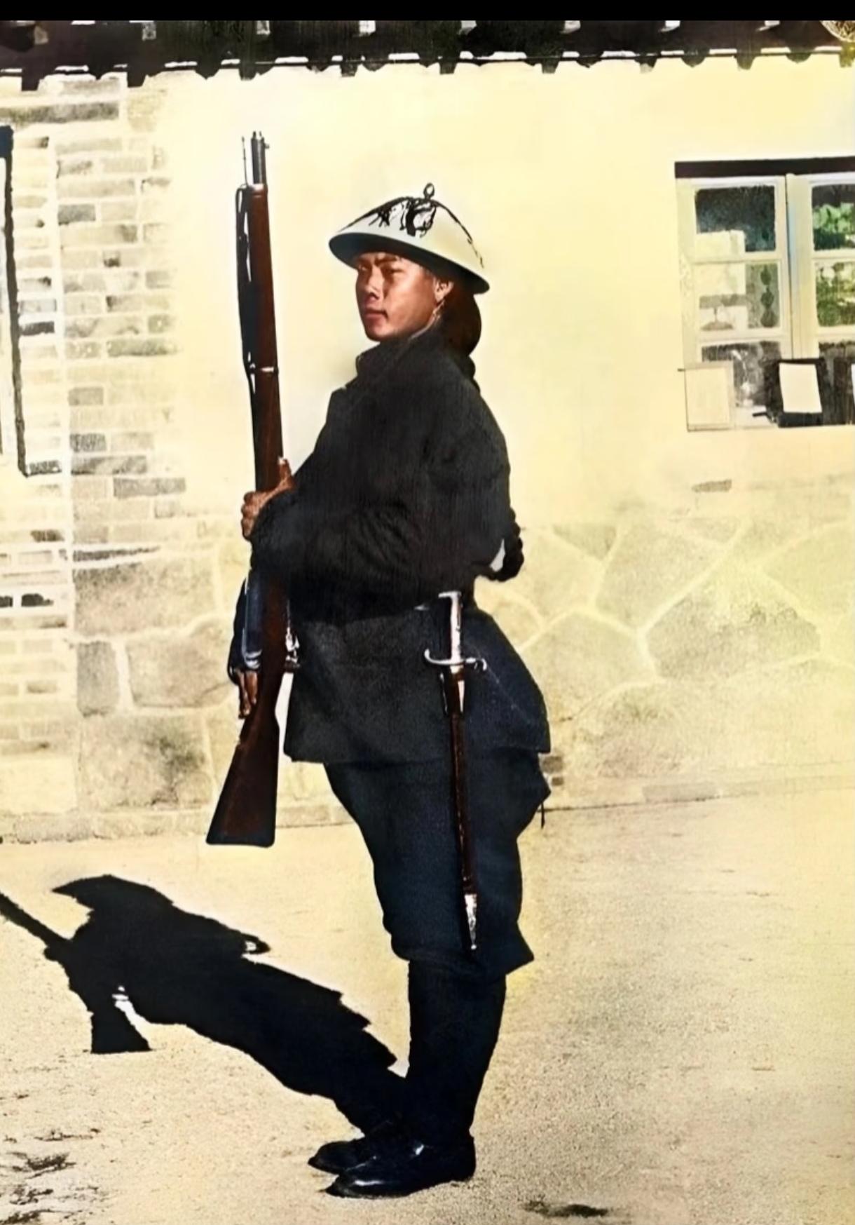 输在胆气晚清一打仗就输，很多人习惯性把锅甩给“武器不行”。可真翻历史就会发现，