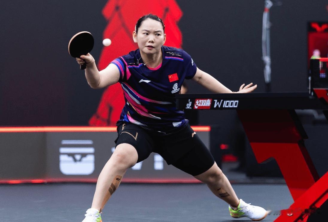 几度握胜却失手，何卓佳憾负早田希娜，关键分仍需打磨新加坡大满贯女单32强战