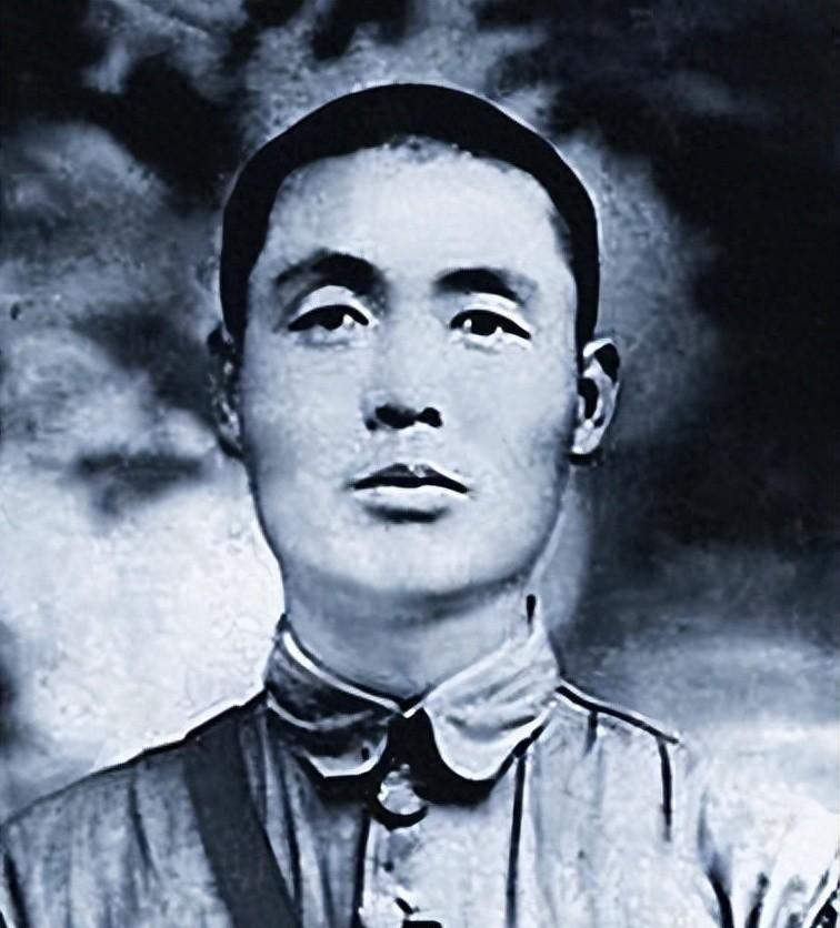 身为董振堂唯一幸存儿子的董用威，晚年最大的心愿就是能够找回父亲的遗骸1936年