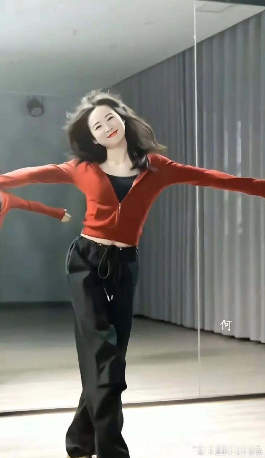 贾玲减肥成功确实很漂亮要不好多人都说胖子都是潜力股好看的皮囊千篇一律有趣的灵魂万