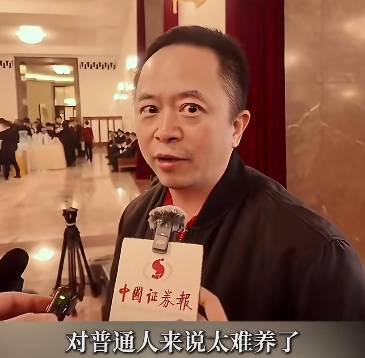 周鸿祎看到龙虾眼睛都直了，说这是他第一次看到这么方便窃取隐私的软件。周鸿祎给“A